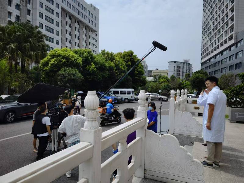 华龙区广告片拍摄公司低成本实现高规格制作的诀窍